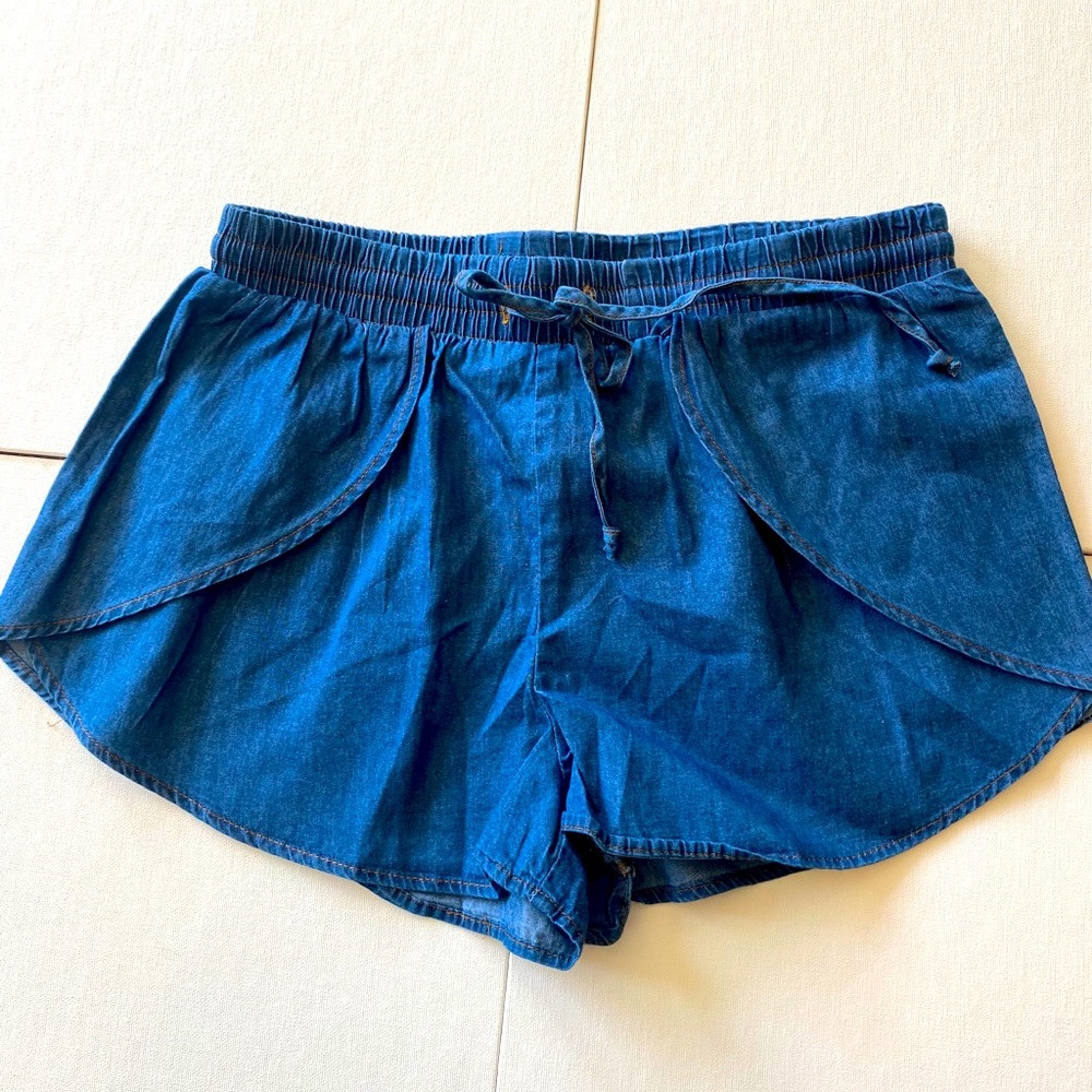 NWT Cotton On chambray shorts